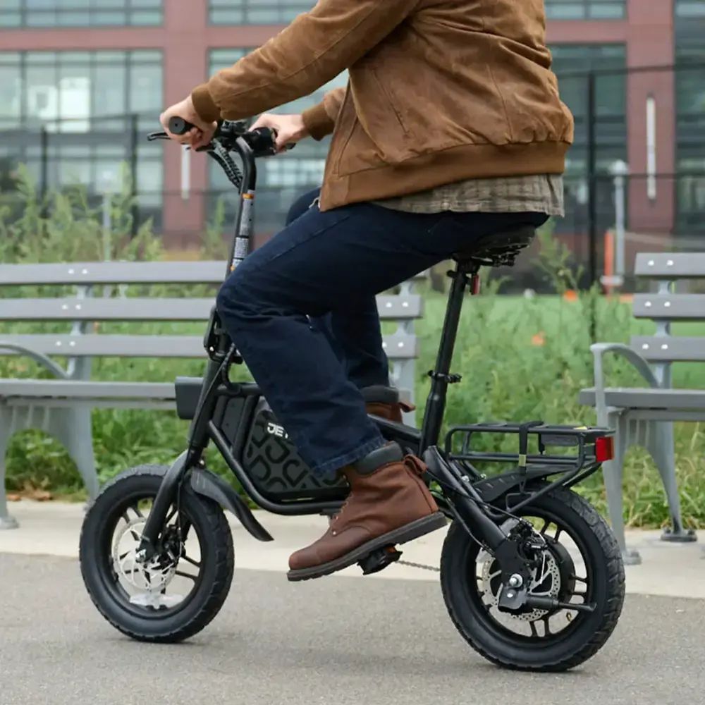 Jetson - Bolt Pro Max eBike with 25 miles Max Operating Range & 15.5 mph Max Speed - Black - JBLTPM - Excellent Condition