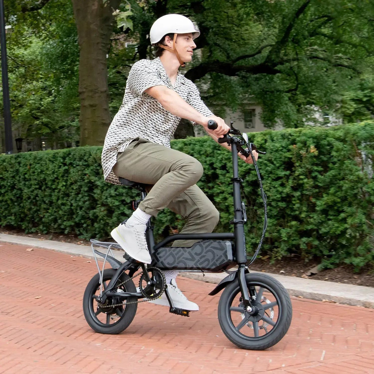 Jetson - J5 eBike with 30 miles Max Operating Range & 15 mph Max Speed - Black - Excellent Condition - Image 7