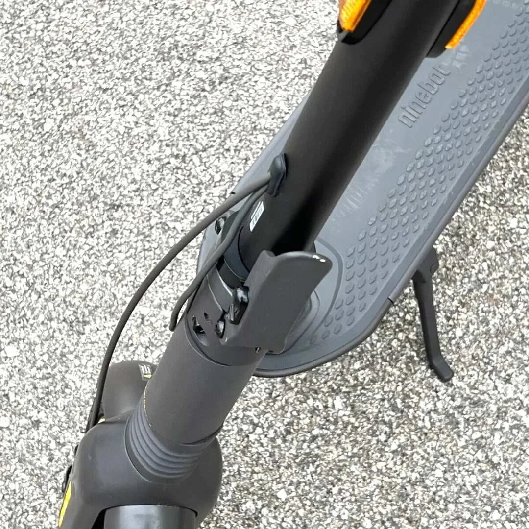 Segway - Max G2 Electric Kick Scooter Foldable w/ 43 Mile Range and 22 MPH Max Speed - Black - Good Condition - Image 10