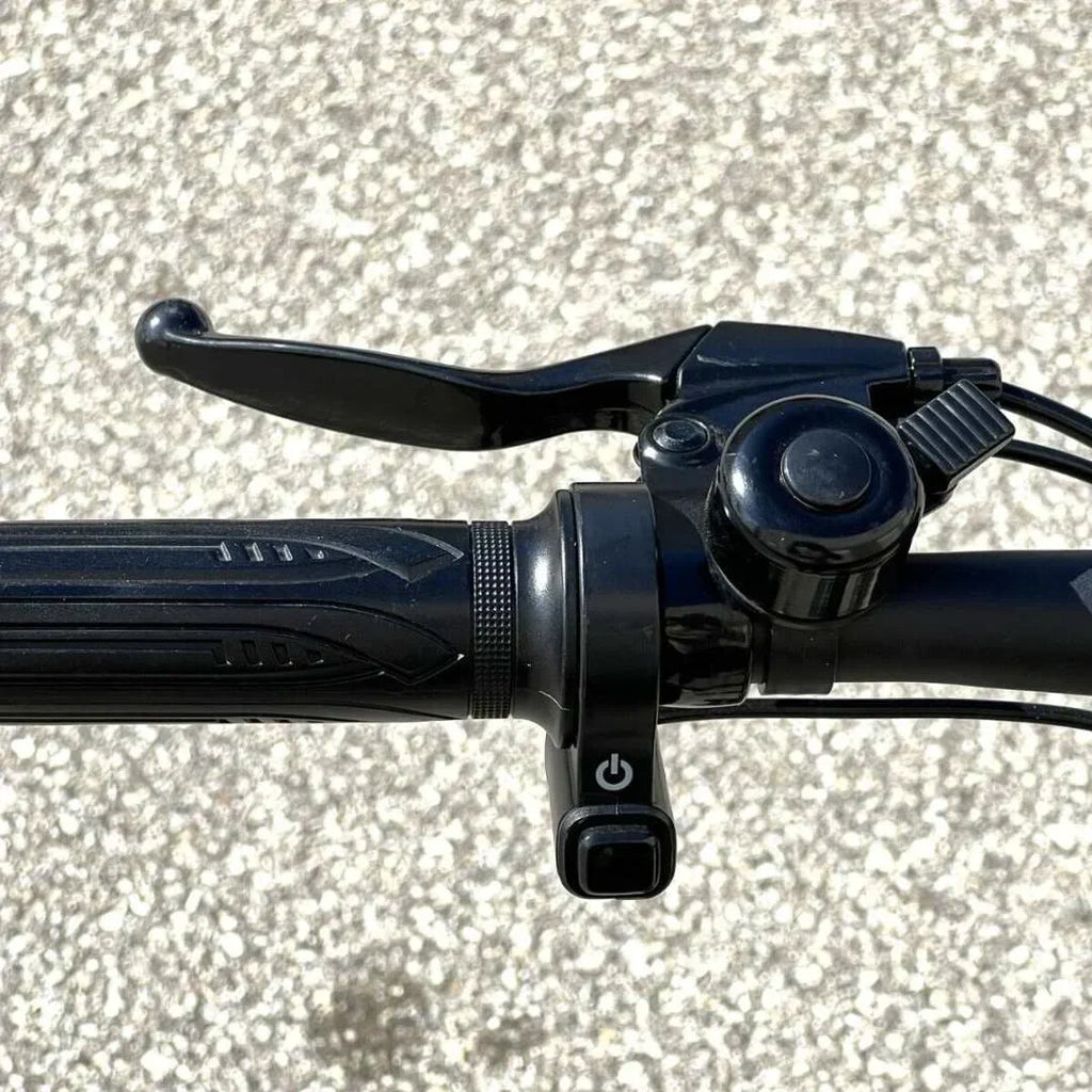 Jetson - Bolt Pro eBike with 30 miles Max Operating Range & 15.5 mph Max Speed - Black - Excellent Condition - Image 4